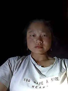 clara-cute online show from 4, 10, 2025