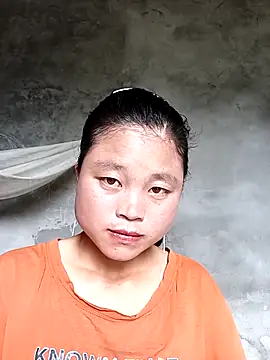 clara-cute online show from 6, 10, 2025