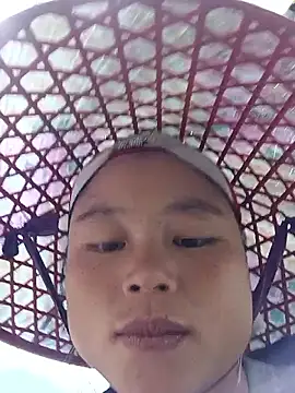 clara-cute online show from 28, 9, 2025