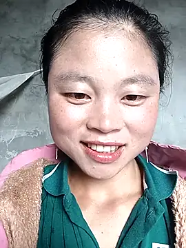 clara-cute online show from 1, 10, 2025