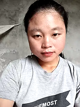 clara-cute online show from 26, 9, 2025