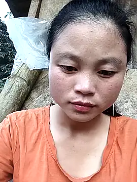clara-cute online show from 5, 10, 2025