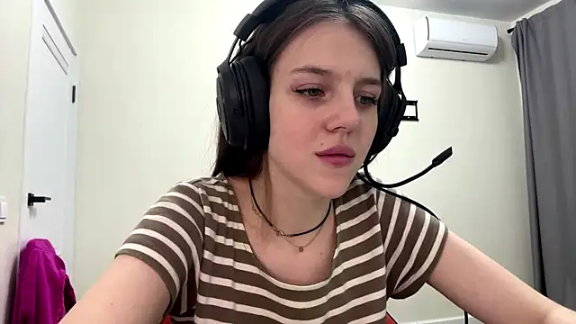 Elira Breeze online show from 18, 1, 2026