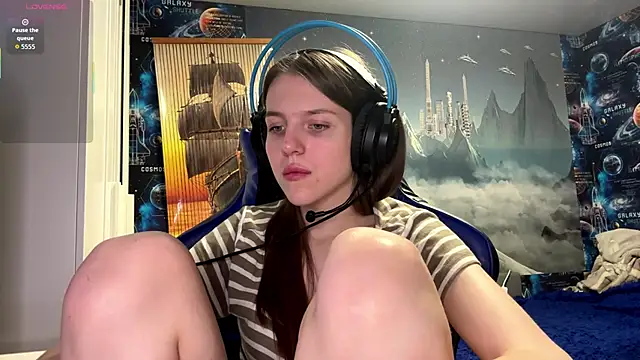 Elira Breeze online show from 26, 2, 2026