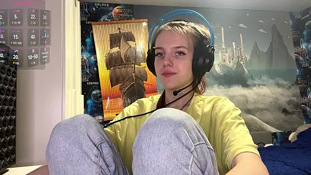 Elira Breeze online show from 19, 12, 2025