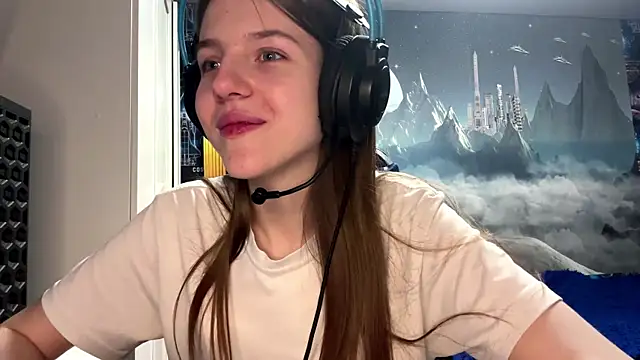 Elira Breeze online show from 19, 4, 2026