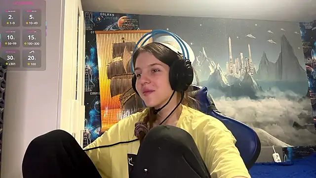 Elira Breeze online show from 12, 3, 2026