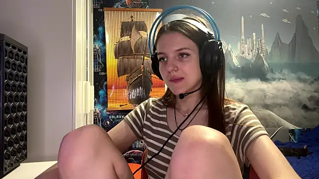 Elira Breeze online show from 7, 11, 2025