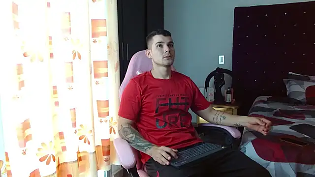 Snapshot of BooyHott_ chatting on 19, 11, 2025 BooyHott online show from 19, 11, 2025