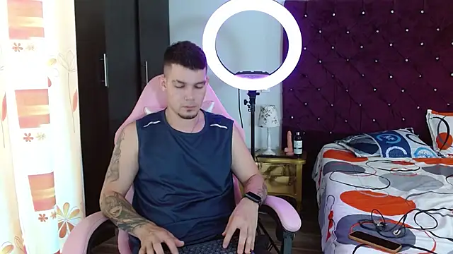 Snapshot of BooyHott_ chatting on 1, 11, 2025 BooyHott online show from 1, 11, 2025