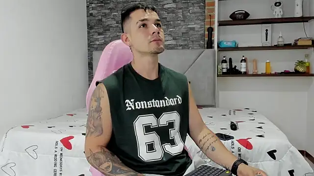 BooyHott  online show from 6, 3, 2026