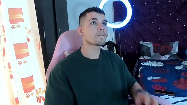 Snapshot of BooyHott_ chatting on 27, 11, 2025 BooyHott online show from 27, 11, 2025