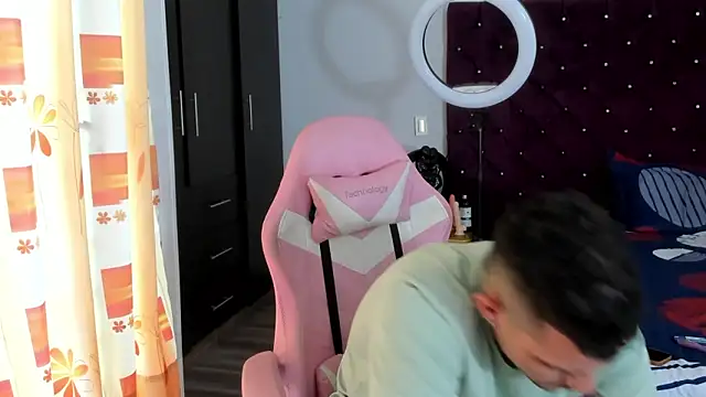 Snapshot of BooyHott_ chatting on 26, 11, 2025 BooyHott online show from 26, 11, 2025