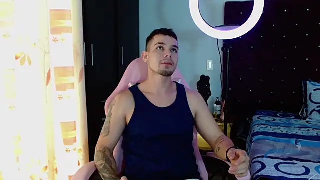 Snapshot of BooyHott_ chatting on 6, 11, 2025 BooyHott online show from 6, 11, 2025