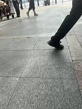 leeyoung  online show from 10, 4, 2026