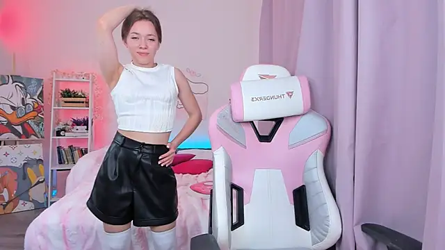 Leri Dells online show from 4, 11, 2025