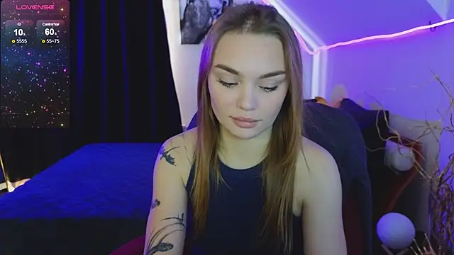 KitsyMoore online show from 10, 10, 2025