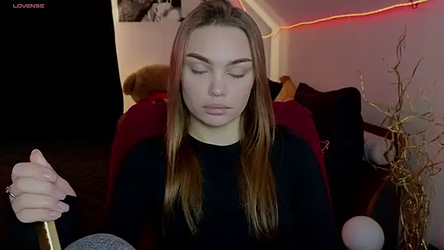 KitsyMoore online show from 7, 11, 2025