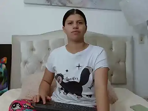Arianaskyblue online show from 28, 9, 2025