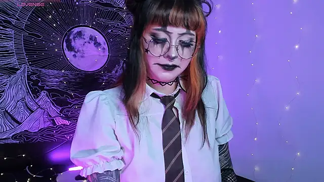 Snapshot of Hallucigenia_ chatting on 15, 10, 2025 Hallucigenia online show from 15, 10, 2025