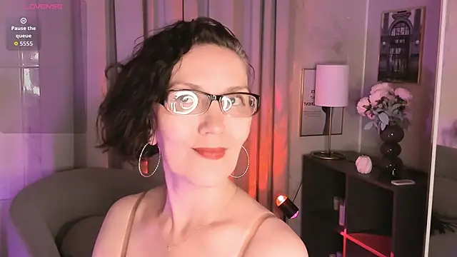 Snapshot of Irene_Marlow chatting on 8, 6, 2026 Irene Marlow online show from 8, 6, 2026