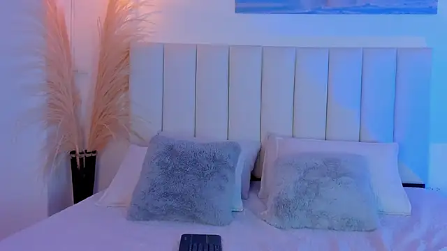 Snapshot of dulce_swe3t chatting on 6, 11, 2025 dulce swe3t online show from 6, 11, 2025