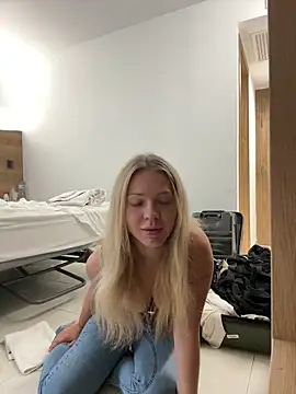Bellablows online show from 2, 10, 2025