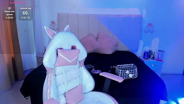 Gyal 8  online show from 24, 11, 2025