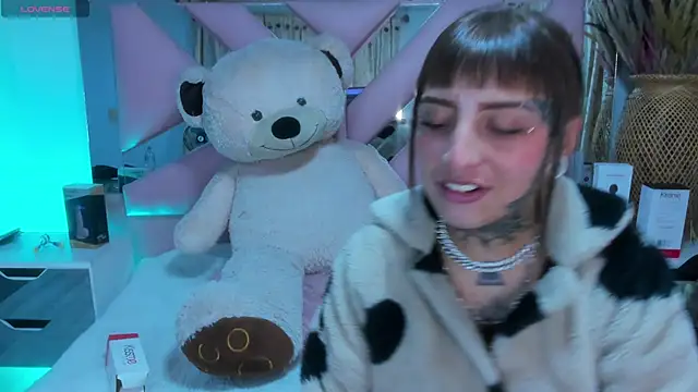 Snapshot of Gyal_8_ chatting on 25, 9, 2025 Gyal 8 online show from 25, 9, 2025