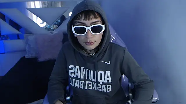 Gyal 8  online show from 25, 10, 2025