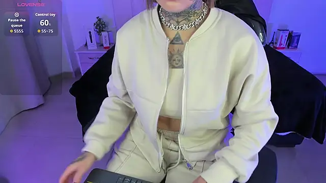 Gyal 8  online show from 10, 2, 2026