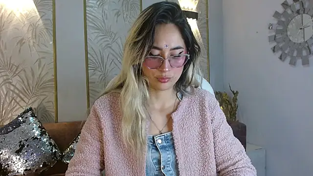 LunaaGrey  online show from 5, 11, 2025