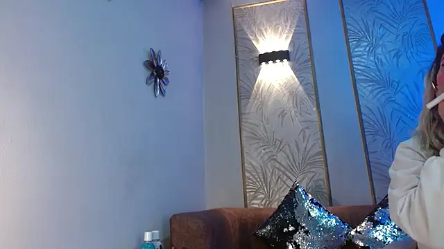 LunaaGrey  online show from 7, 11, 2025