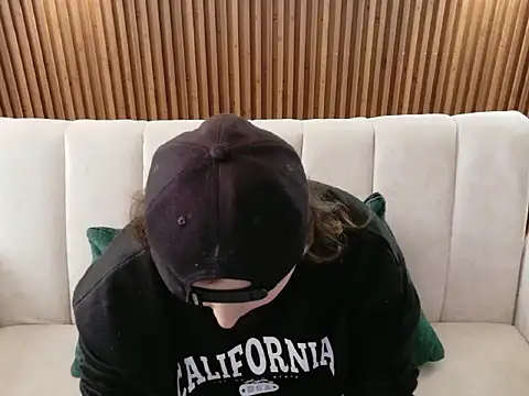 dirty feelena online show from 3, 3, 2026