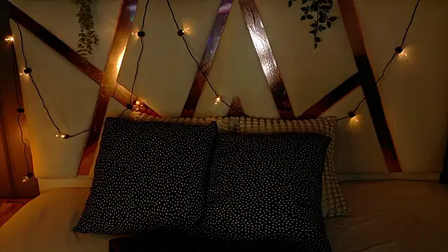 MyApril   online show from 25, 2, 2026