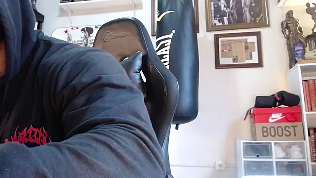 henryhadesflirt online show from 10, 4, 2026