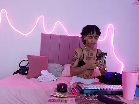 Macarena leisy online show from 7, 10, 2025