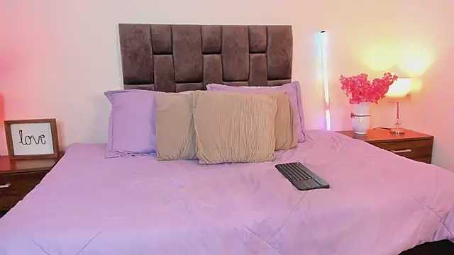 Aliccecullen online show from 9, 4, 2026