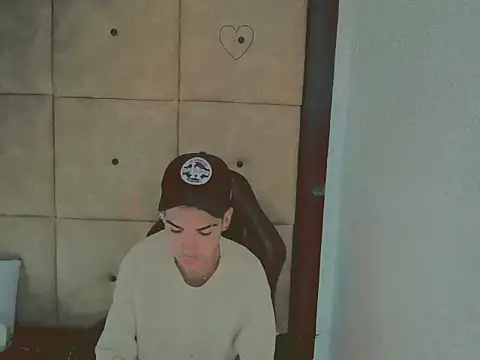 PatrickXX 1 online show from 1, 10, 2025