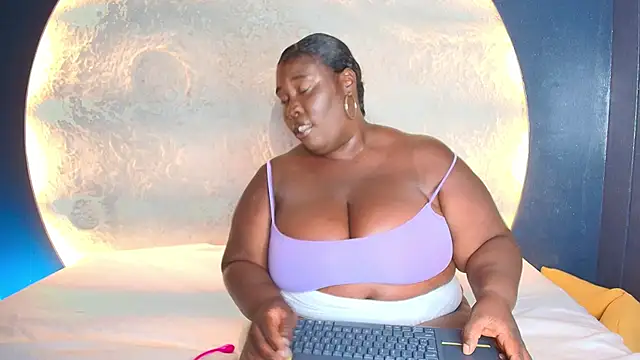 CarolinaGomez  online show from 19, 11, 2025