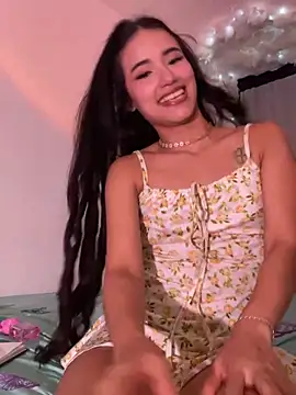 Snapshot of Rouse_Monroe chatting on 27, 5, 2026 Rouse Monroe online show from 27, 5, 2026