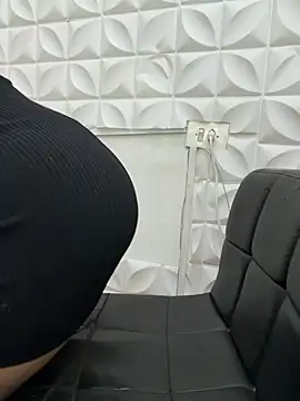 Snapshot of Valeriacris chatting on 23, 4, 2026 Valeriacris online show from 23, 4, 2026