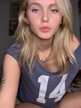 Snapshot of goddesskyliex chatting on 23, 9, 2025 goddesskyliex online show from 23, 9, 2025