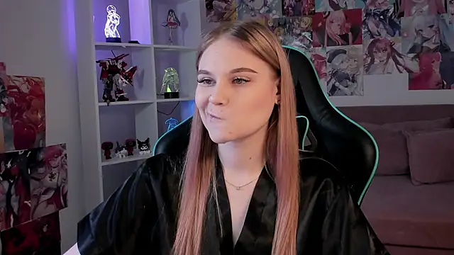 Snapshot of AriaWell chatting on 13, 11, 2025 AriaWell online show from 13, 11, 2025