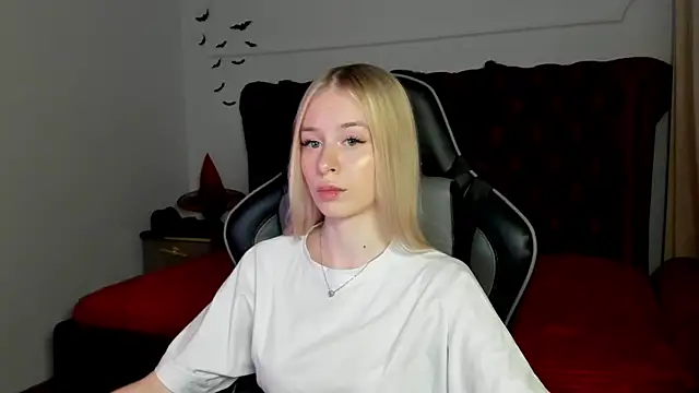 MiaGraces online show from 3, 11, 2025