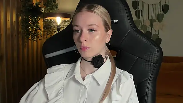 MiaGraces online show from 30, 11, 2025