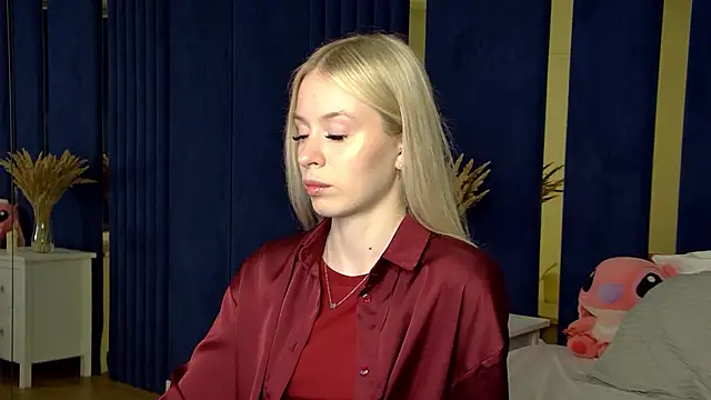 MiaGraces online show from 11, 11, 2025