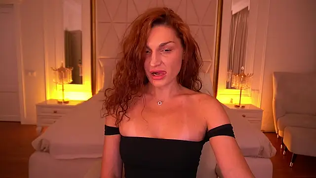 Snapshot of EllaGoldenn chatting on 10, 7, 2026 EllaGoldenn online show from 10, 7, 2026