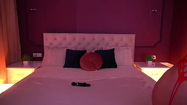 EllaGoldenn online show from 3, 12, 2025