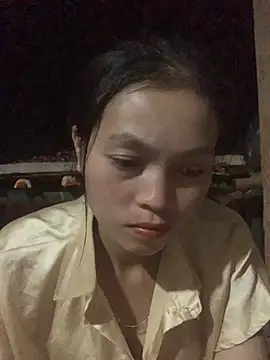 Snapshot of Halyy_xx chatting on 13, 10, 2025 Halyy xx online show from 13, 10, 2025